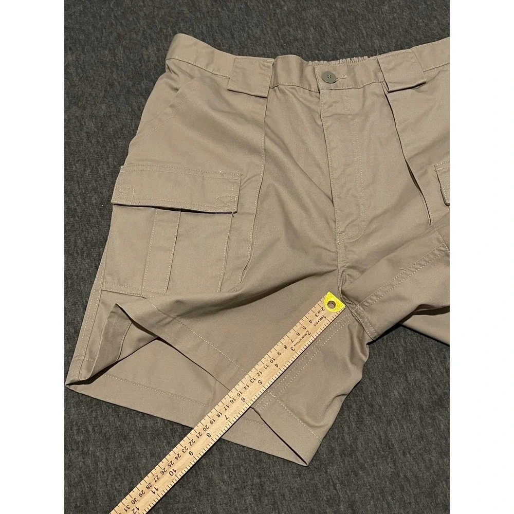 Weekender Brand Sportswear Men's Beige Cargo Shorts Size 38 Hiking, Fishing, EUC